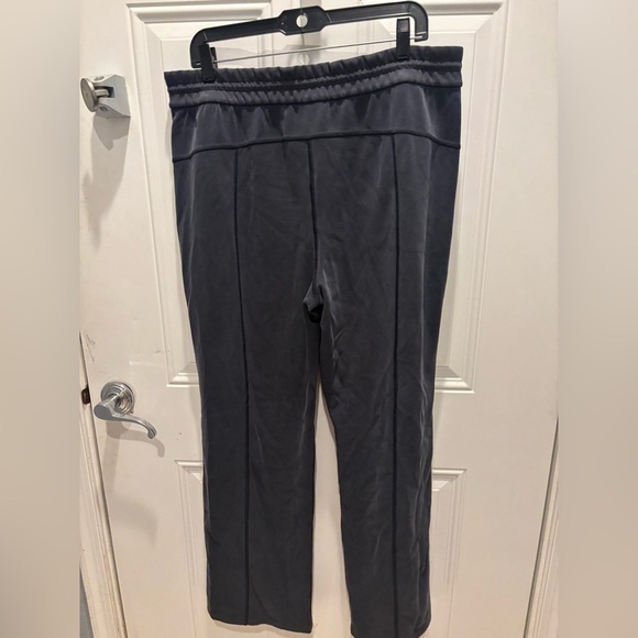 Lululemon Softstreme High-Rise Pant Black Gray Sweatpants Small Pockets - Picture 4 of 7